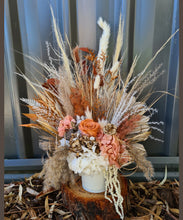 Load image into Gallery viewer, X - Welcome table flowers - rustic
