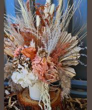 Load image into Gallery viewer, X - Welcome table flowers - rustic
