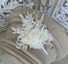 Load image into Gallery viewer, X - Preserved flowers buttonholes
