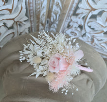 Load image into Gallery viewer, X - Preserved flowers buttonholes
