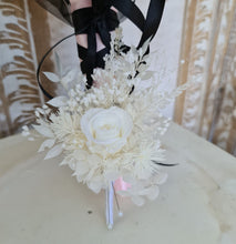 Load image into Gallery viewer, X - Preserved flowers buttonholes

